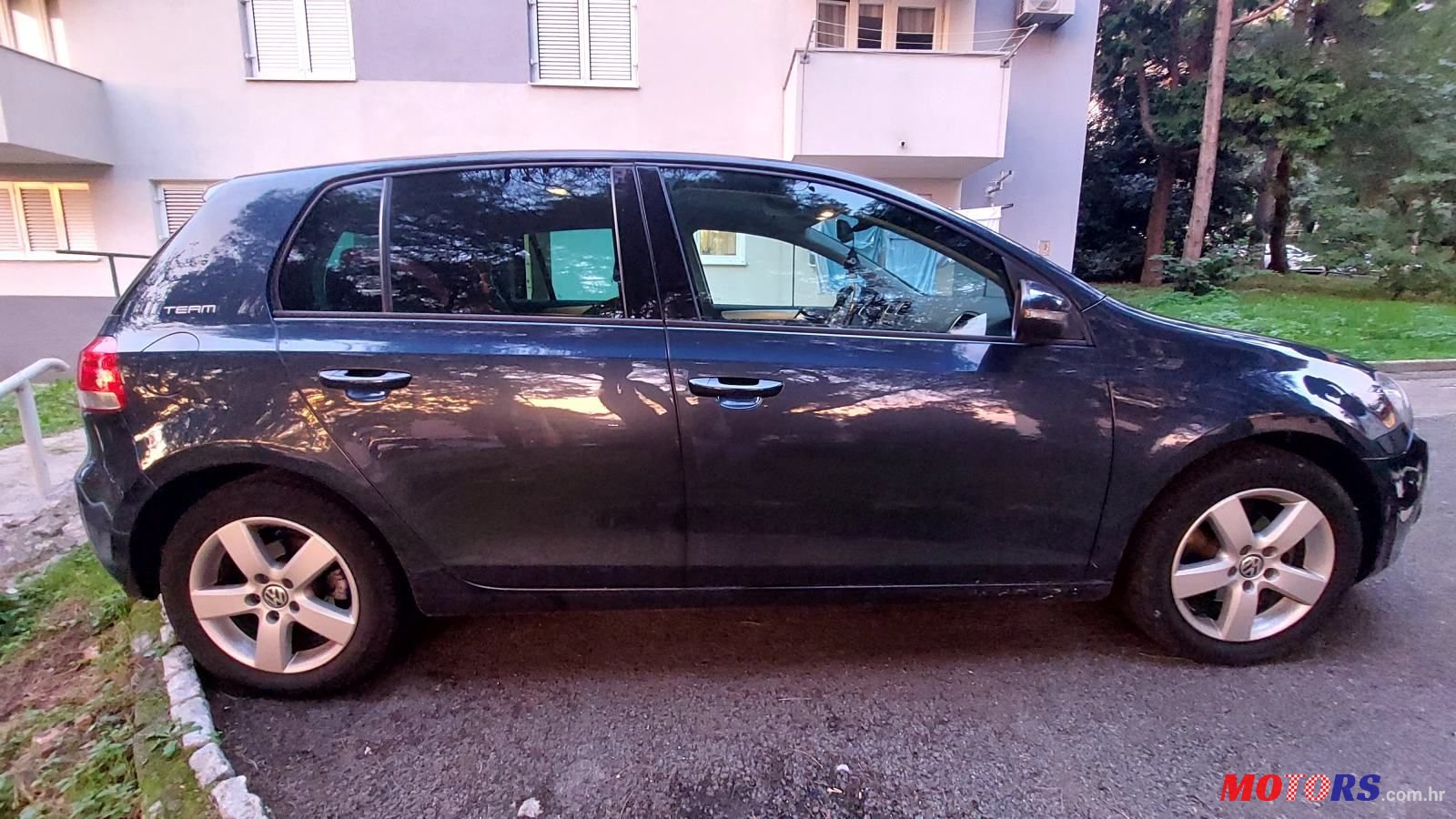 2010' Volkswagen Golf VI 1,6 Tdi photo #6