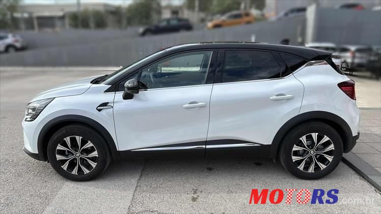 2023' Renault Captur Tce photo #3