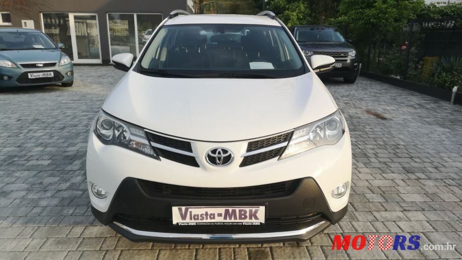 2015' Toyota RAV4 photo #2