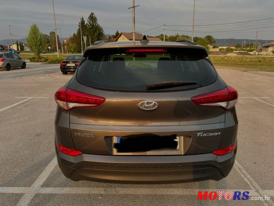 2015' Hyundai Tucson 1.7 Crdi photo #2