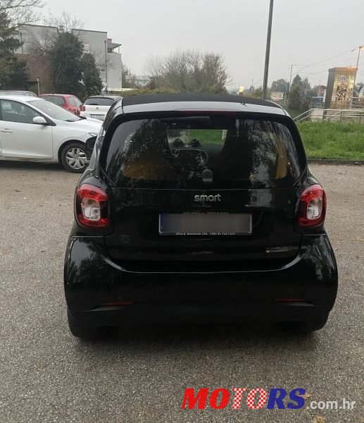 2019' Smart Eq Fortwo Coupe photo #2