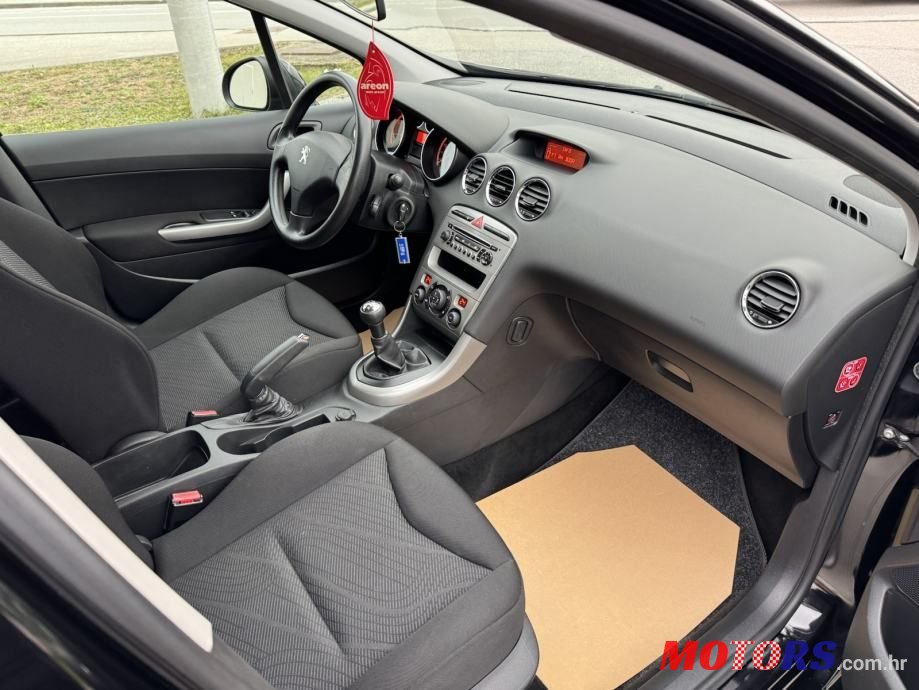 2012' Peugeot 308 1.4 photo #6