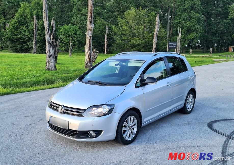 2011' Volkswagen Golf Plus 1,6 Tdi photo #1