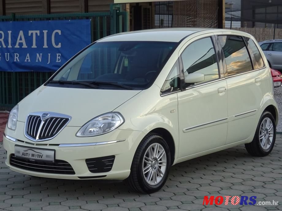 2008' Lancia Musa photo #1