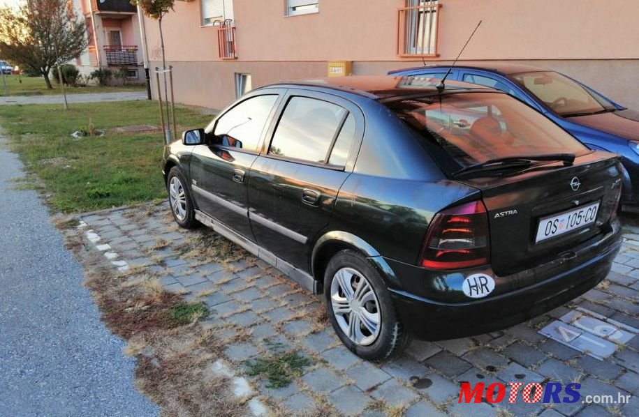 2002' Opel Astra 1,7 Dti photo #1