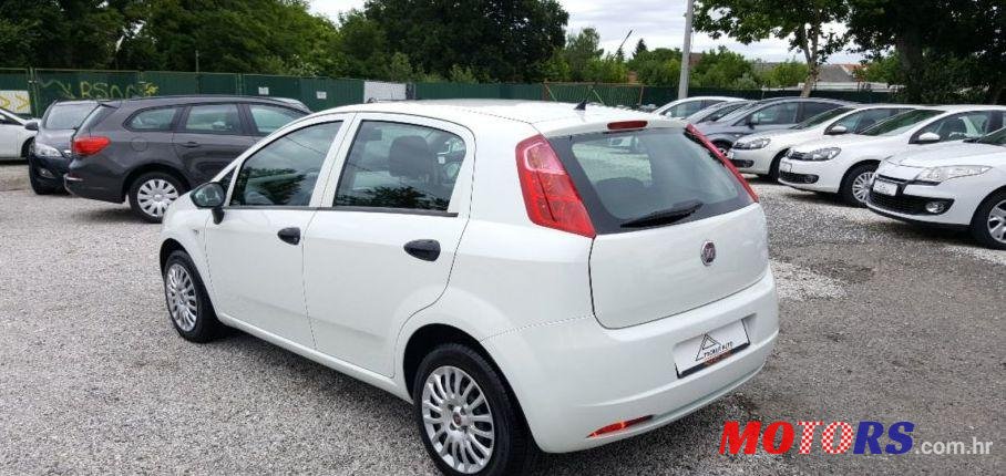 2010' Fiat Grande Punto 1,3 Multijet photo #2