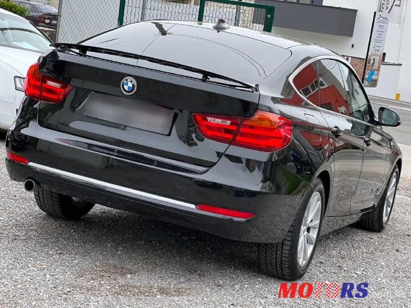 2015' BMW Serija 3 318D photo #4