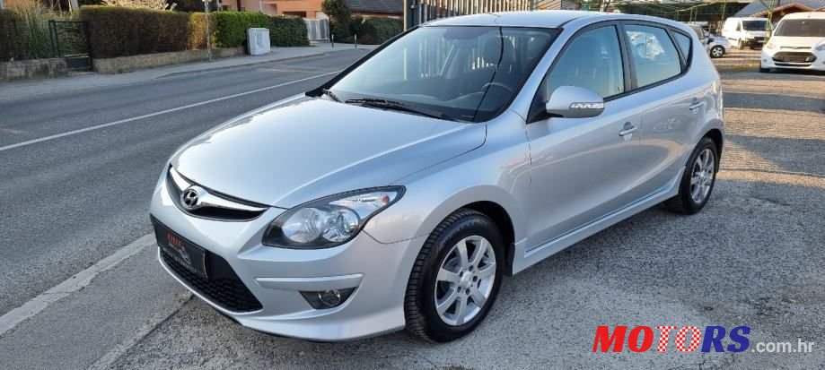 2011' Hyundai i30 photo #1