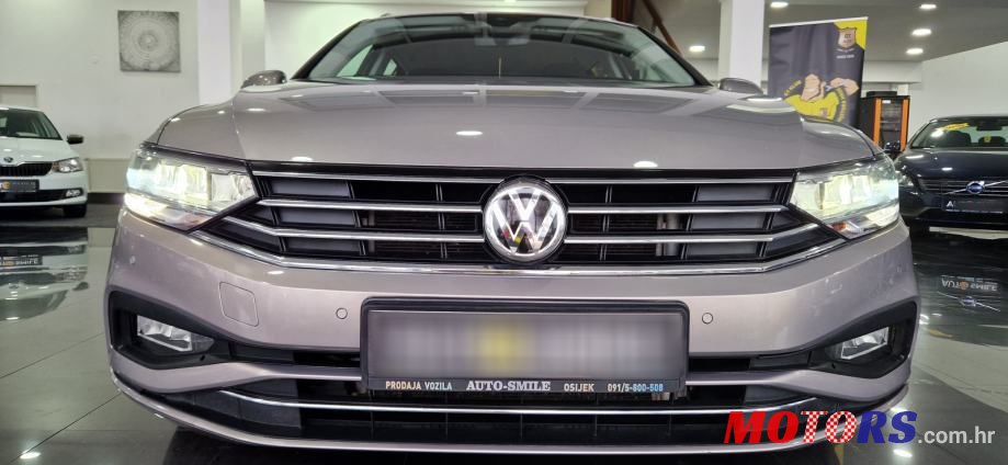 2020' Volkswagen Passat Variant photo #4