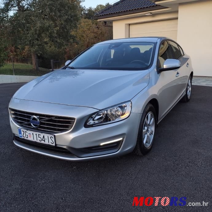 2013' Volvo V40 D2 photo #1