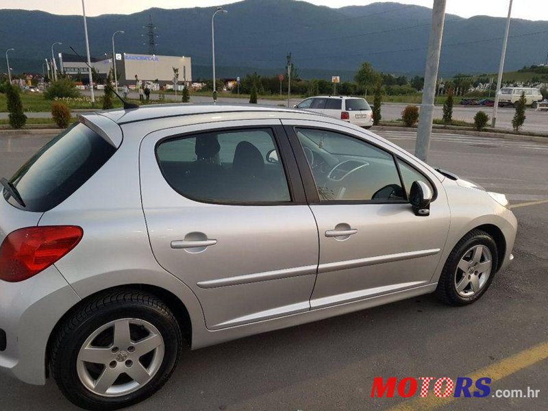 2008' Peugeot 207 1,4 16V photo #2