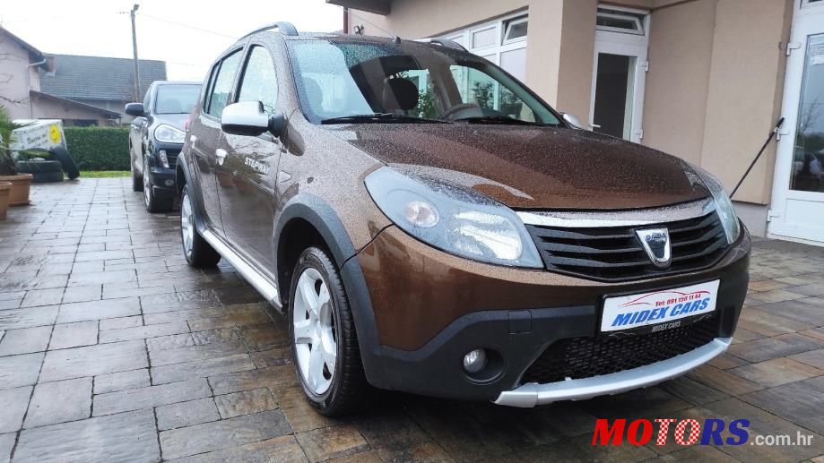 2012' Dacia Sandero photo #1