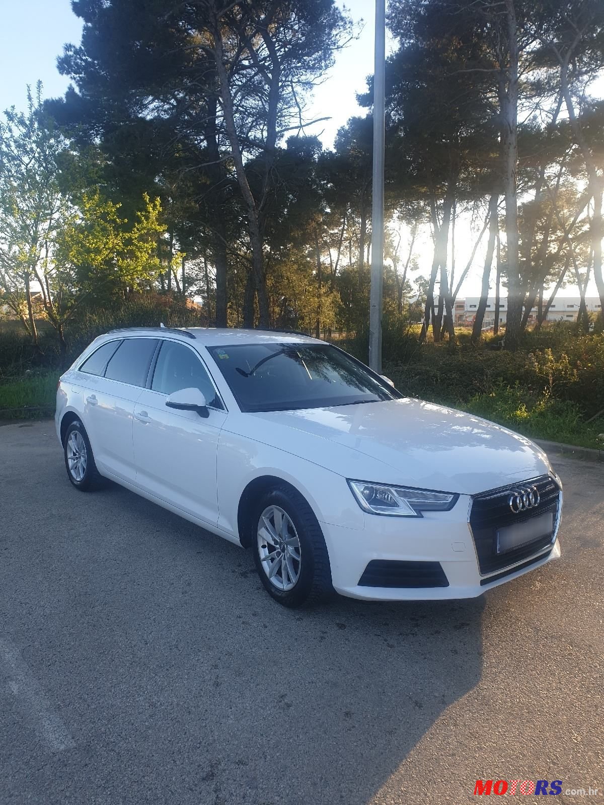 2016' Audi A4 Avant photo #3