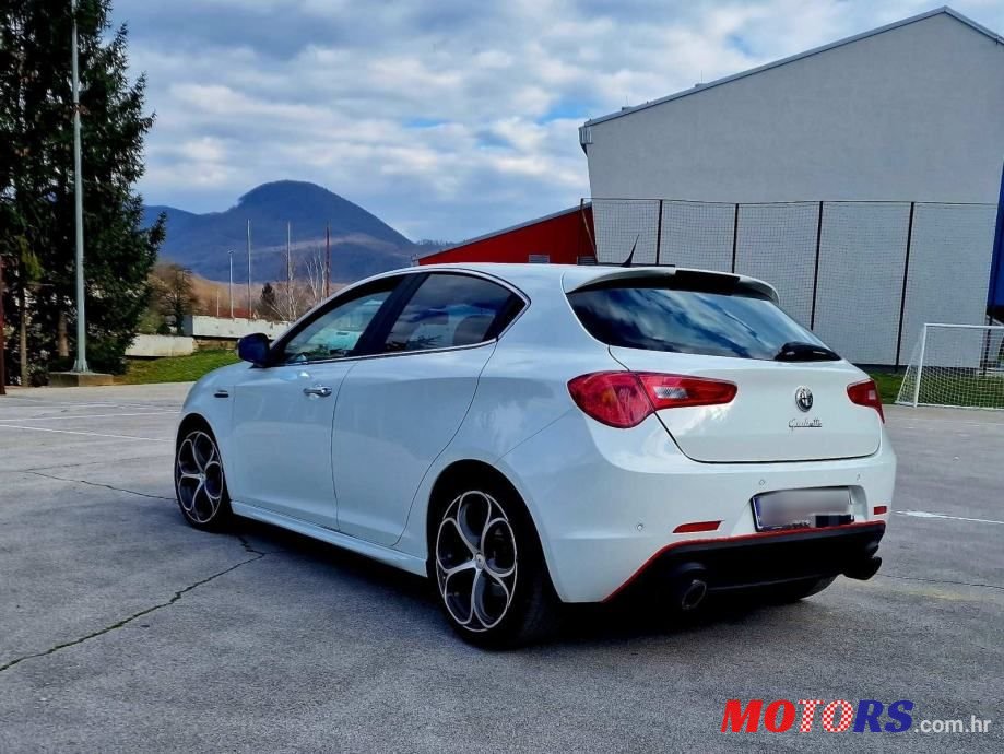 2011' Alfa Romeo Giulietta 2,0 D. N. A photo #3