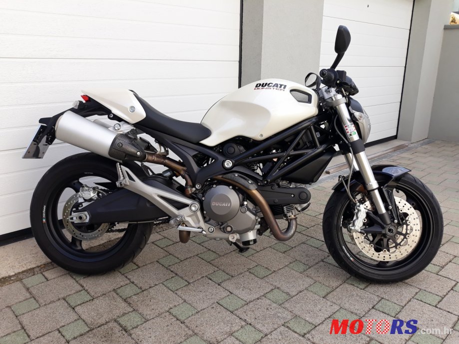 2009' Ducati Monster 696 + photo #1