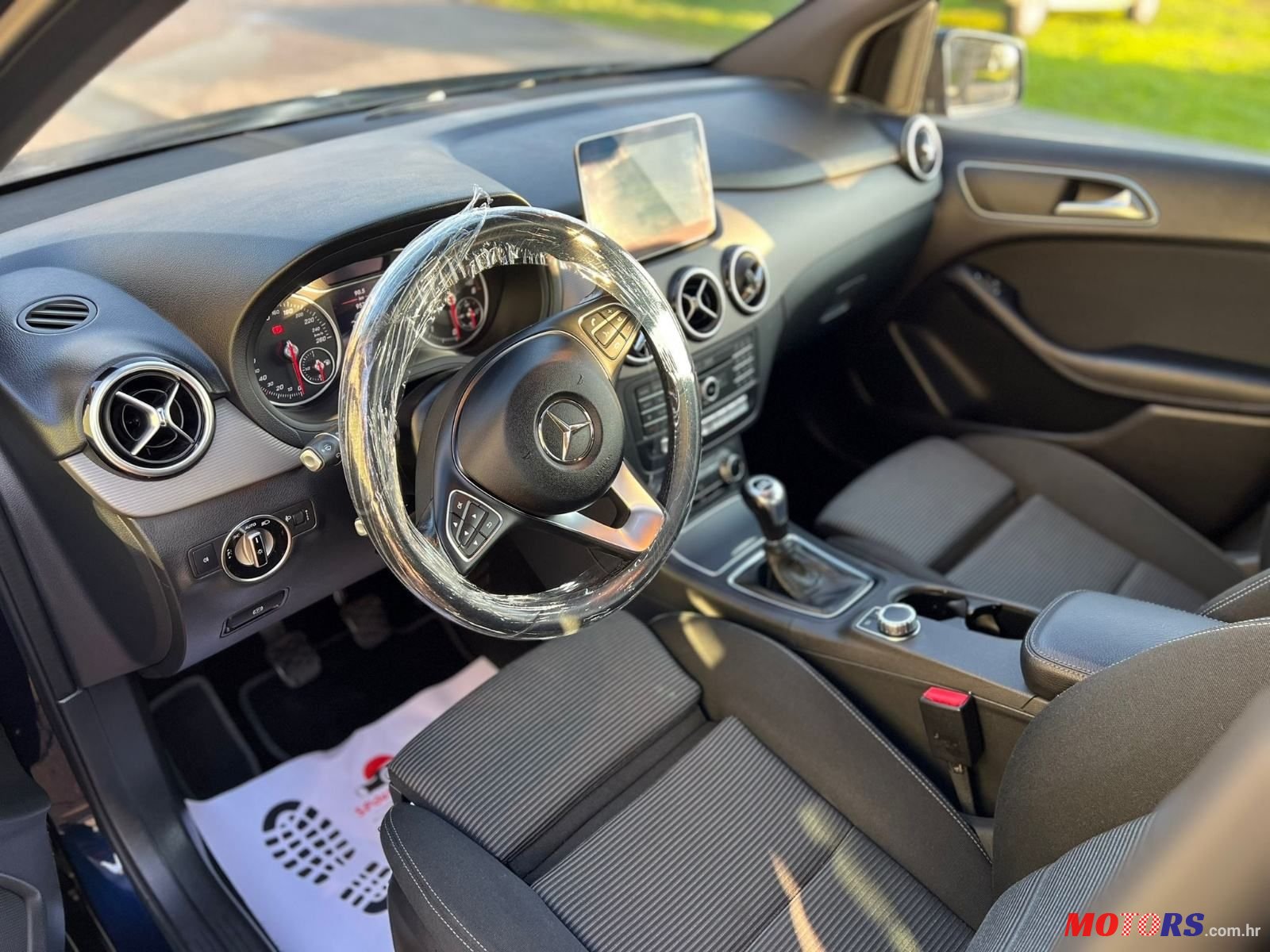 2018' Mercedes-Benz B-Klasa 180 photo #2
