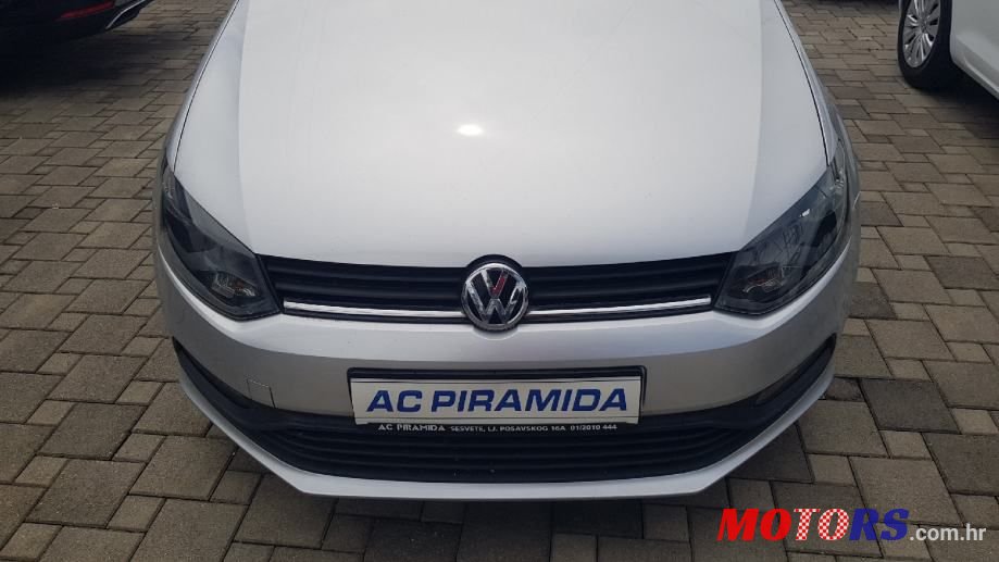 2017' Volkswagen Polo photo #1
