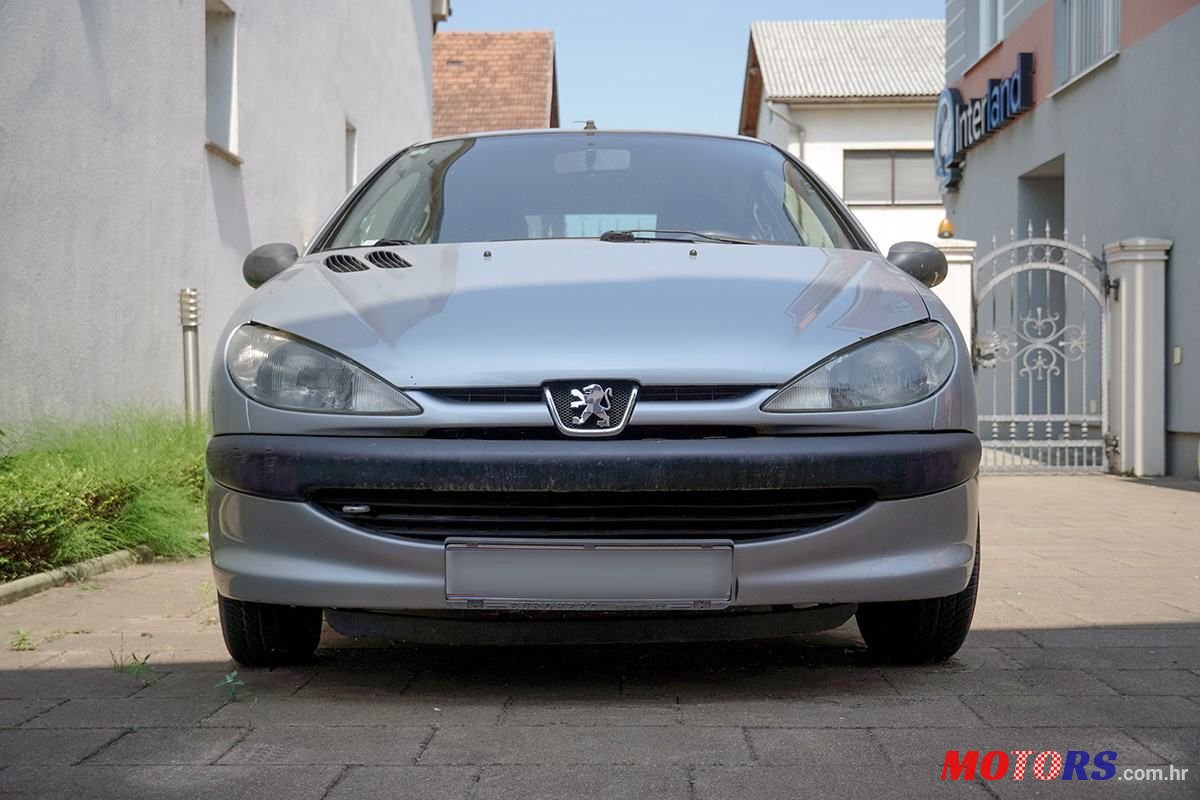 2000' Peugeot 206 206 1,1 photo #3