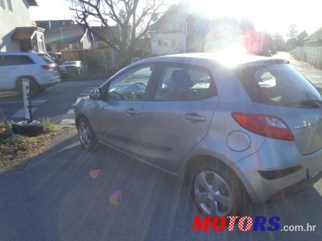 2011' Mazda 2 1,6 D photo #2