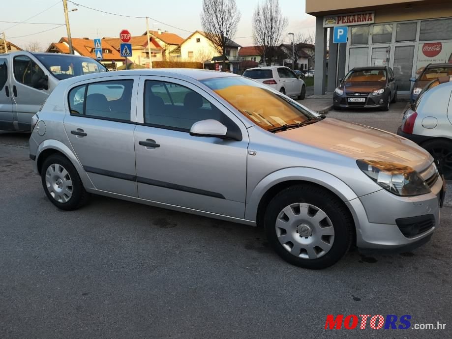 2005' Opel Astra 1,7 Cdti photo #4