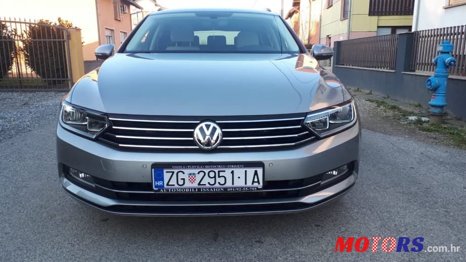 2017' Volkswagen Passat Variant photo #3