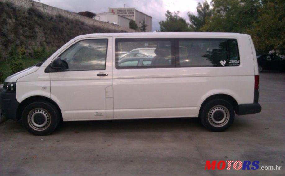 2013' Volkswagen Caravelle 2,0 Tdi Dmr photo #1