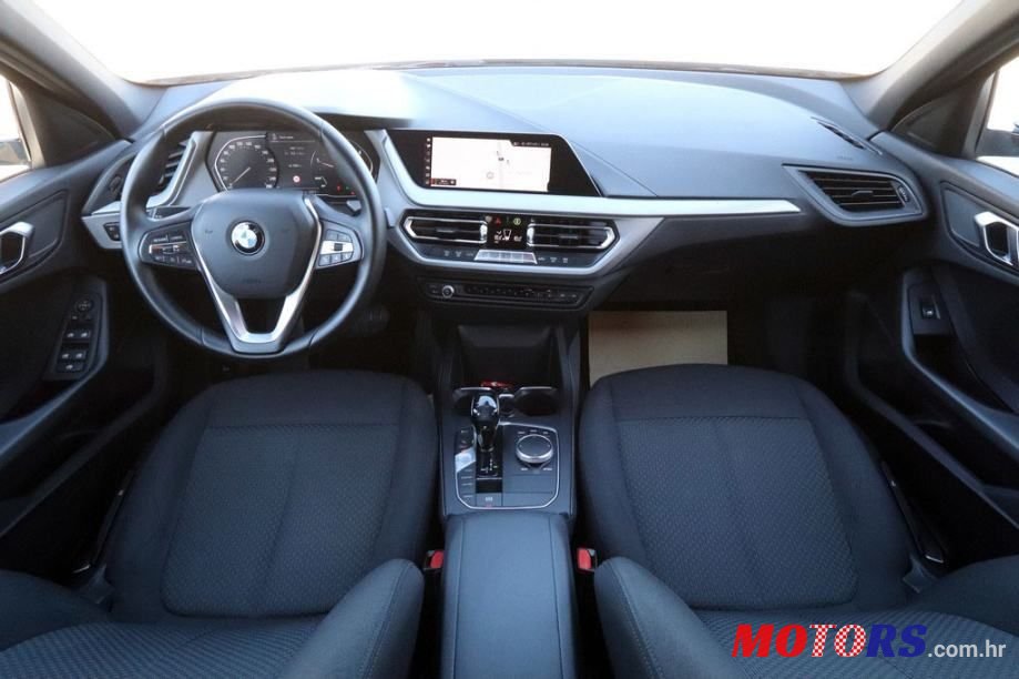 2020' BMW Serija 1 116D photo #6