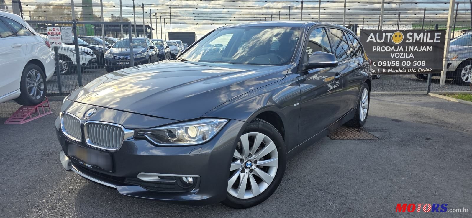 2013' BMW Serija 3 318D photo #1