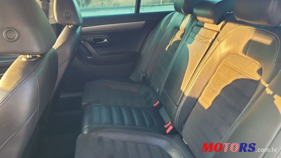 2011' Volkswagen Passat 2,0 Tdi photo #3