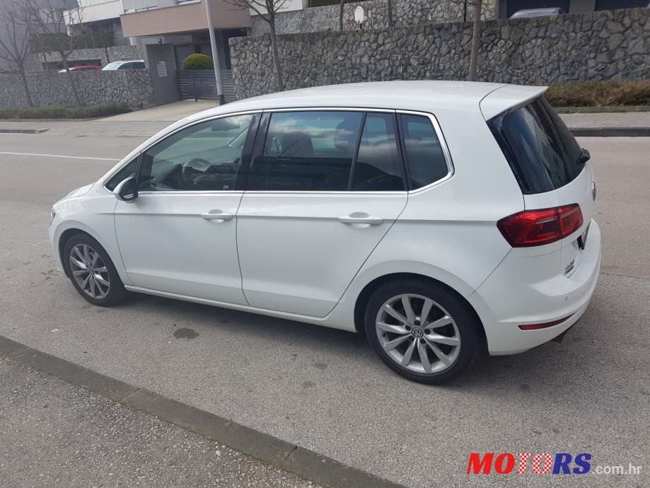 2015' Volkswagen Golf Sportsvan photo #4