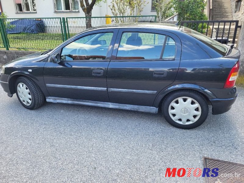 2004' Opel Astra 1,6 photo #1