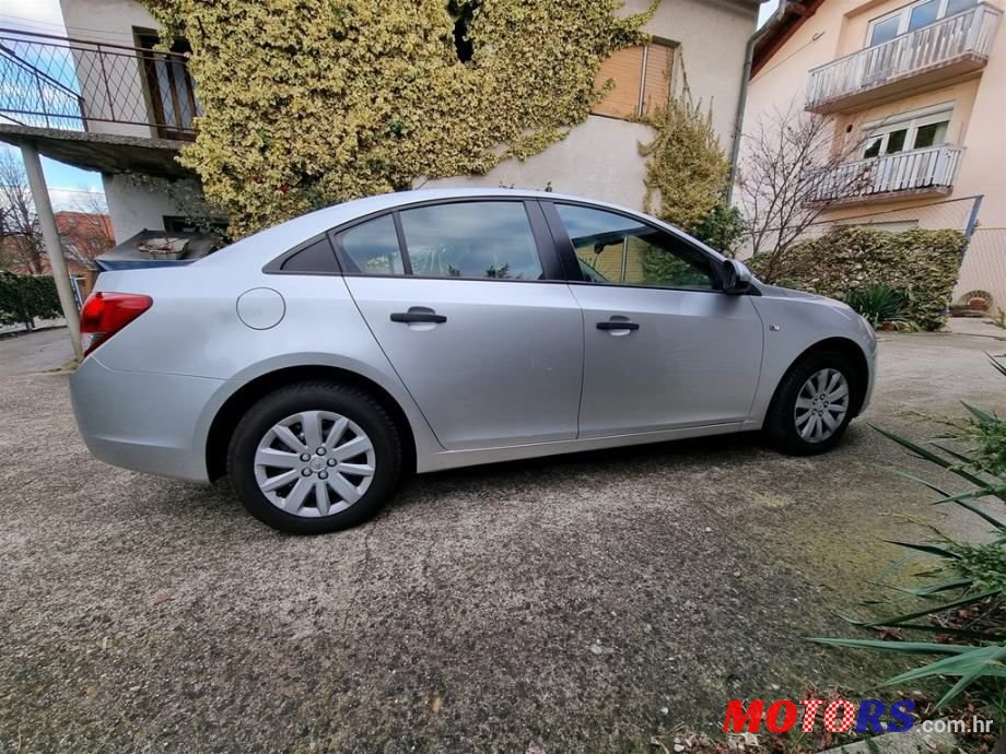 2011' Chevrolet Cruze 1,6 Ls photo #4