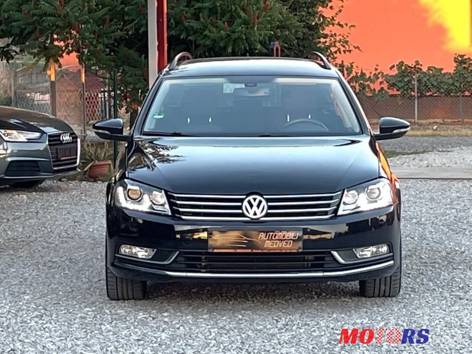 2012' Volkswagen Passat Variant photo #2