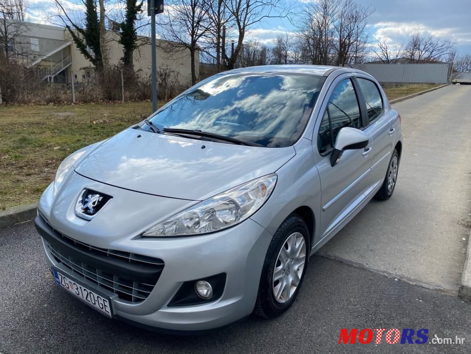 2011' Peugeot 207 1,6 Hdi photo #1