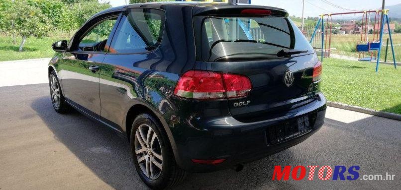 2010' Volkswagen Golf VI 1,6 Tdi photo #2