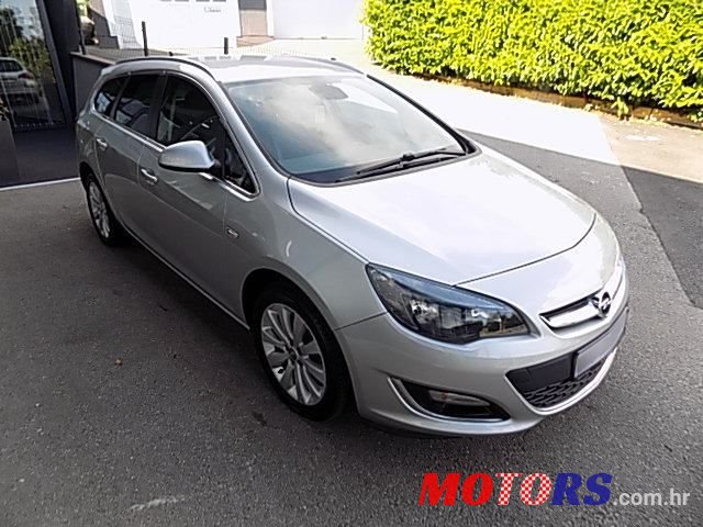 2016' Opel Astra Karavan photo #3