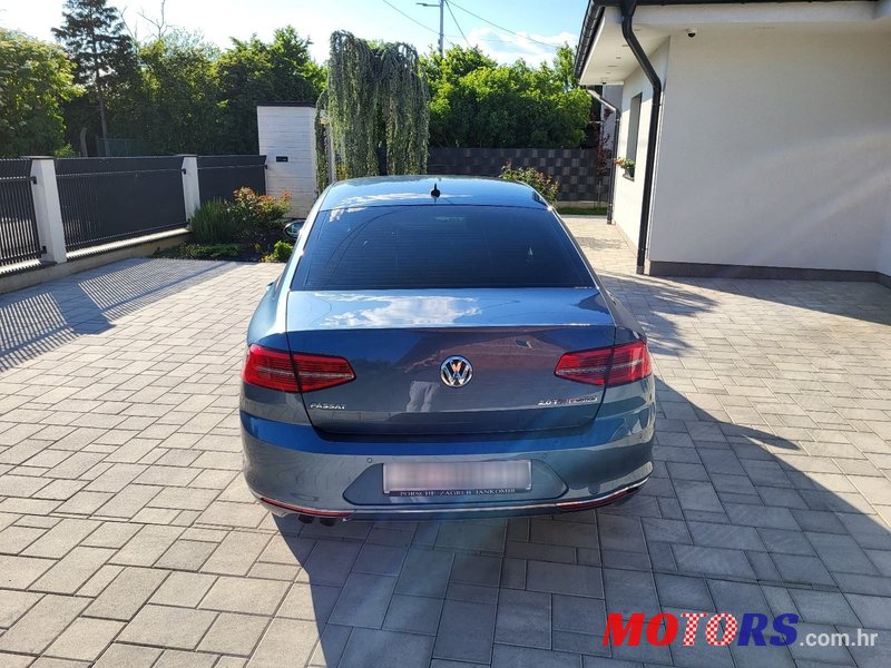 2016' Volkswagen Passat photo #6