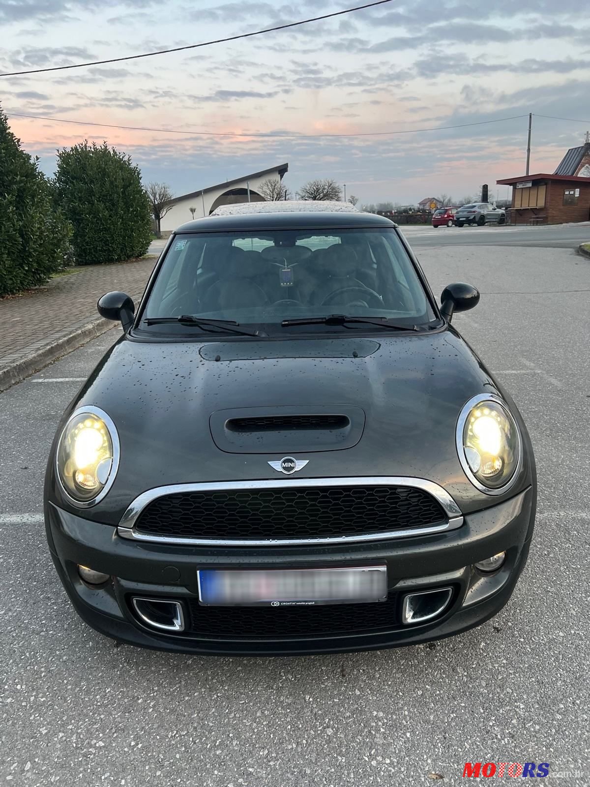 2011' MINI Cooper Cooper photo #1