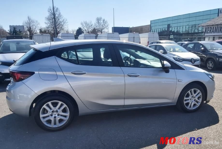2018' Opel Astra 1.6 Cdti photo #3