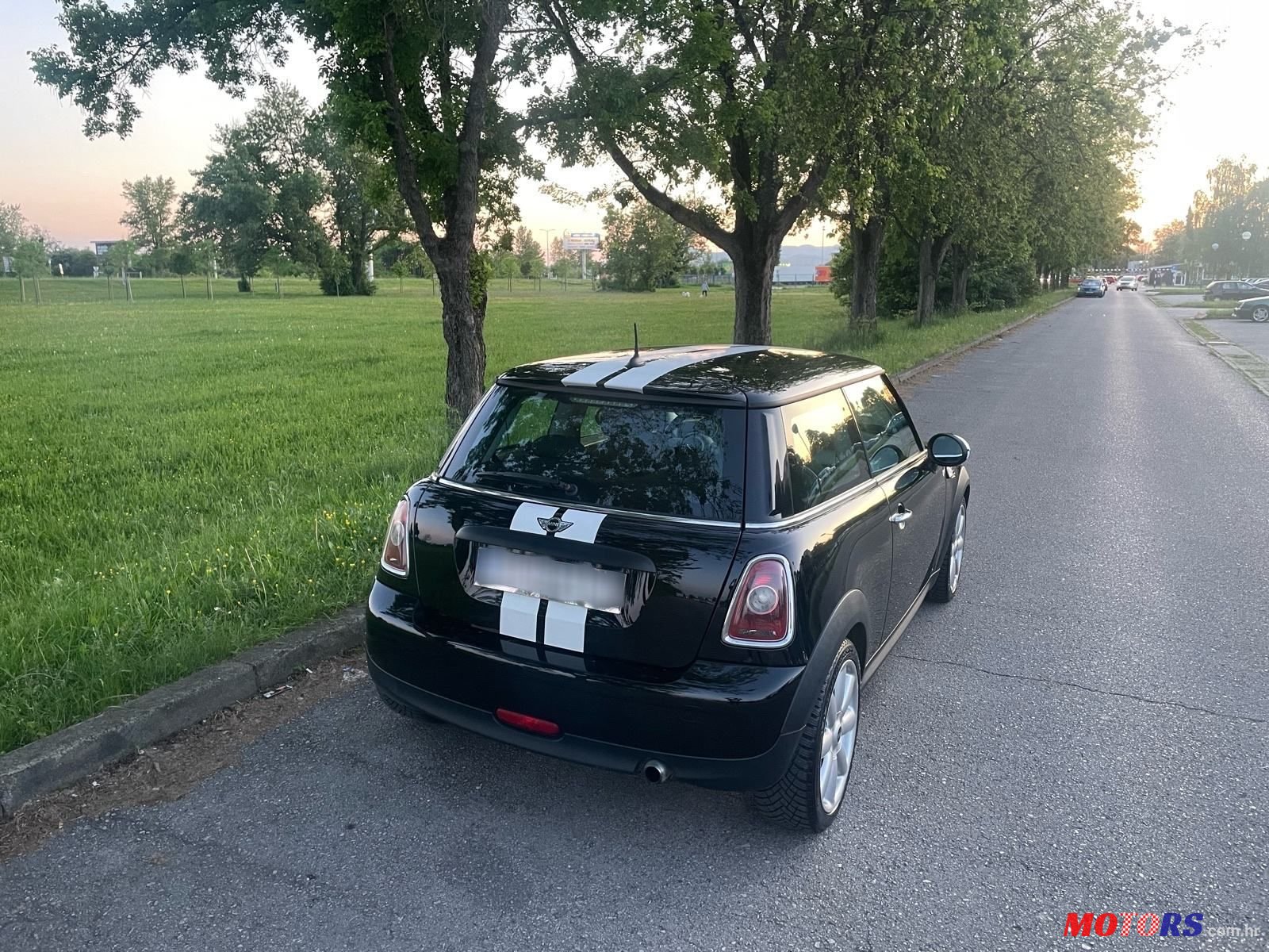 2009' MINI Cooper photo #3