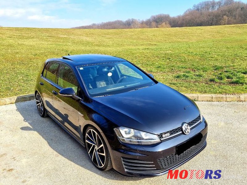 2013' Volkswagen Golf 7 2,0 Tdi Bmt photo #1