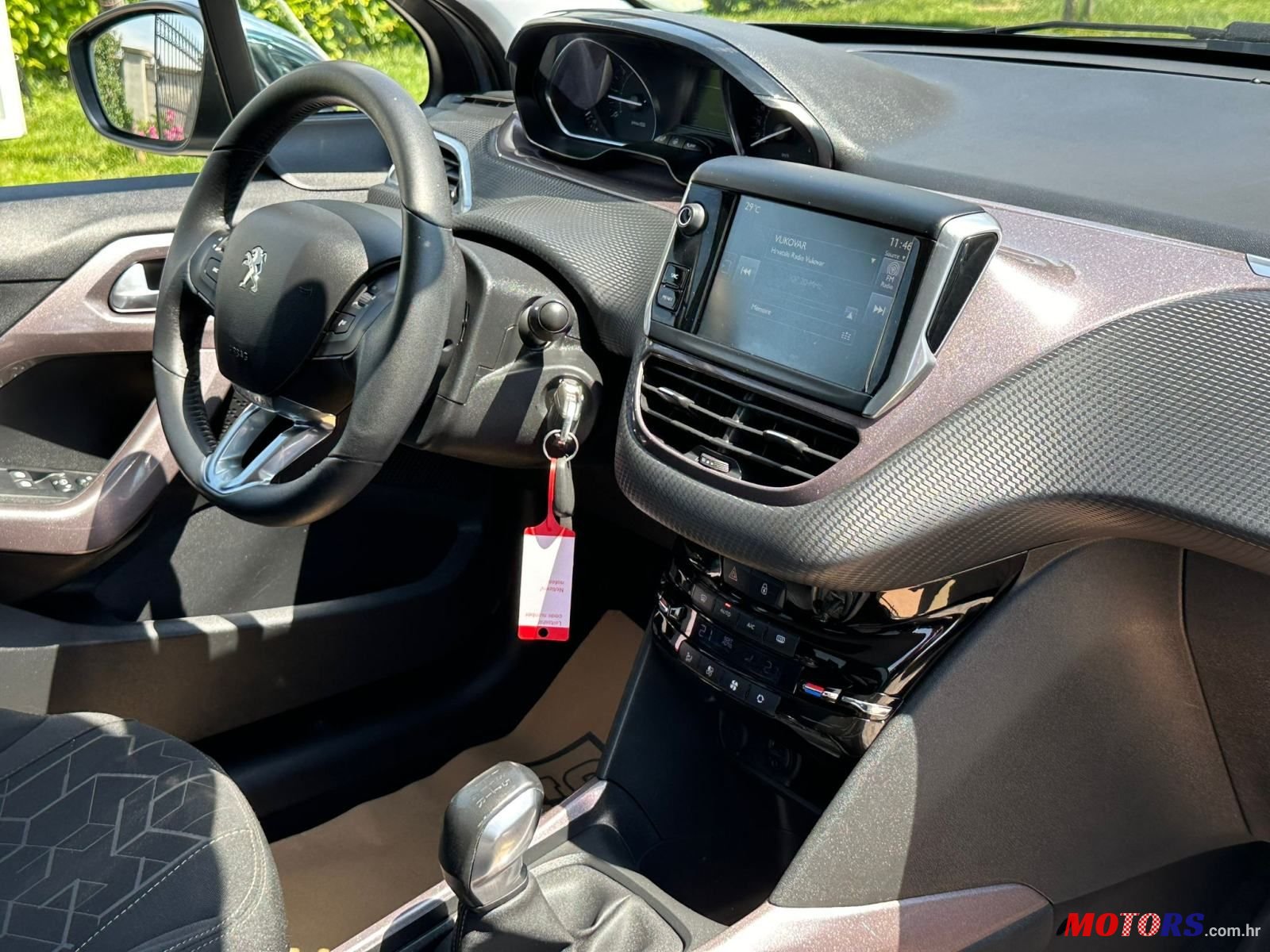 2015' Peugeot 2008 1,2 Vti photo #6