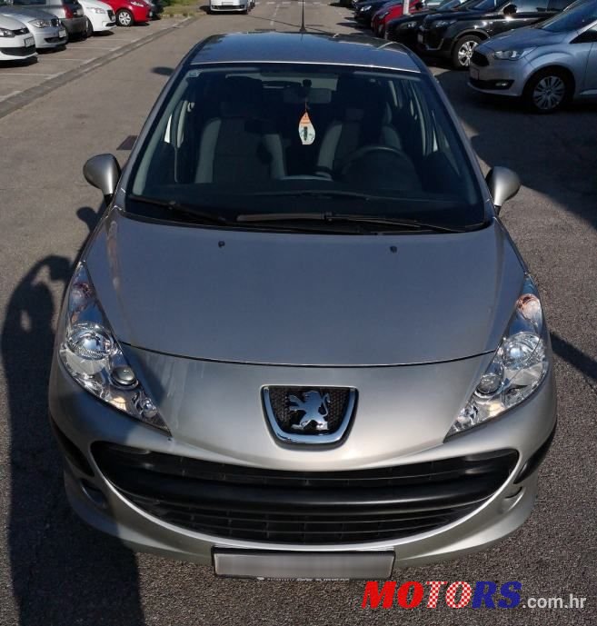2006' Peugeot 207 1,4 Hdi photo #2