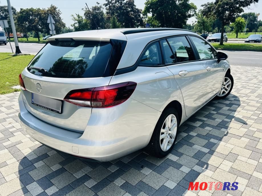 2018' Opel Astra Karavan photo #4