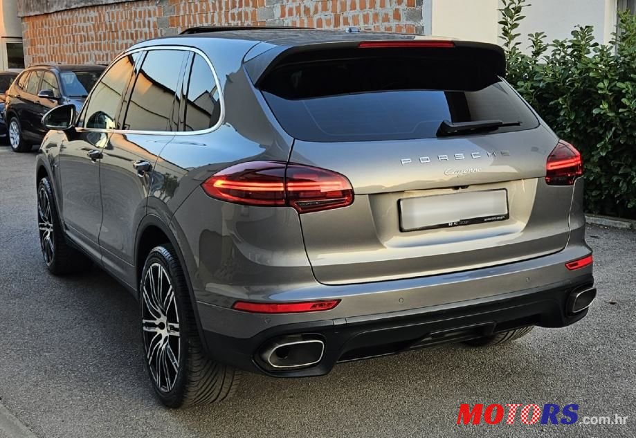 2017' Porsche Cayenne 3.0 D photo #6