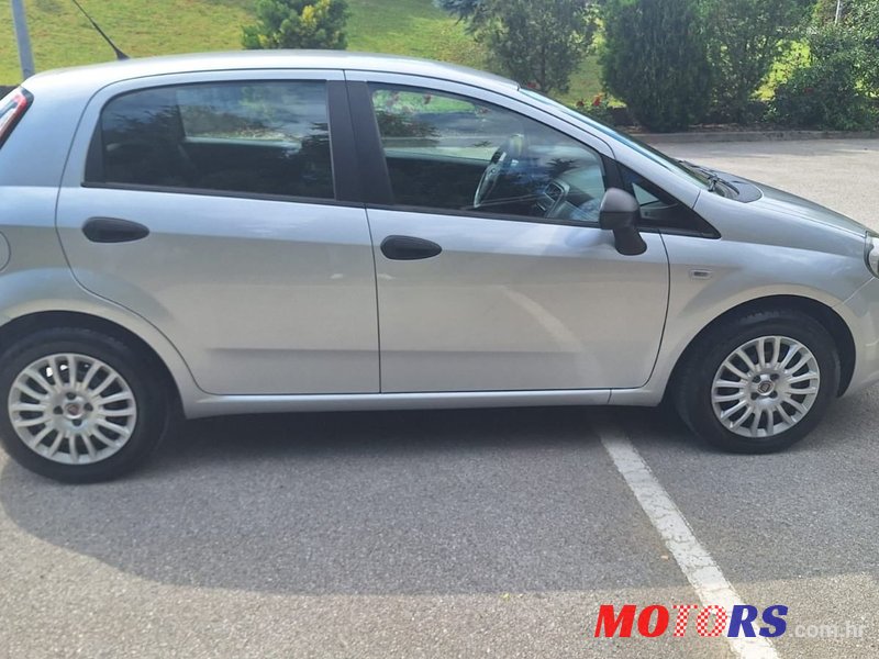 2014' Fiat Grande Punto 1.2 photo #6