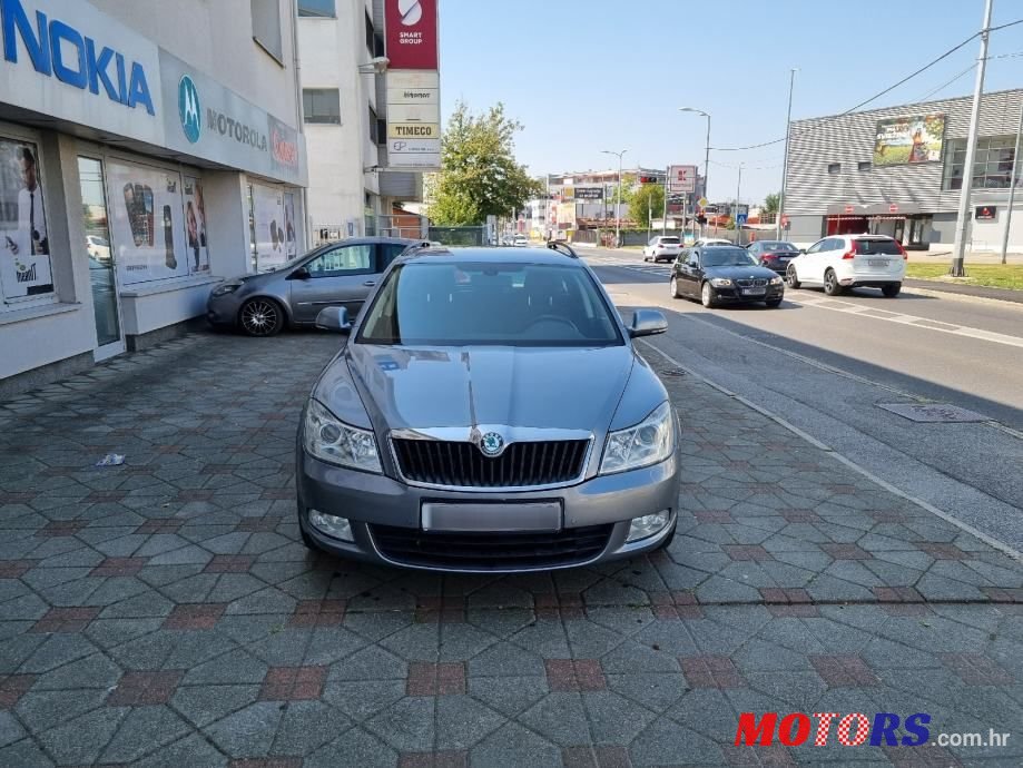 2013' Skoda Octavia Combi photo #2