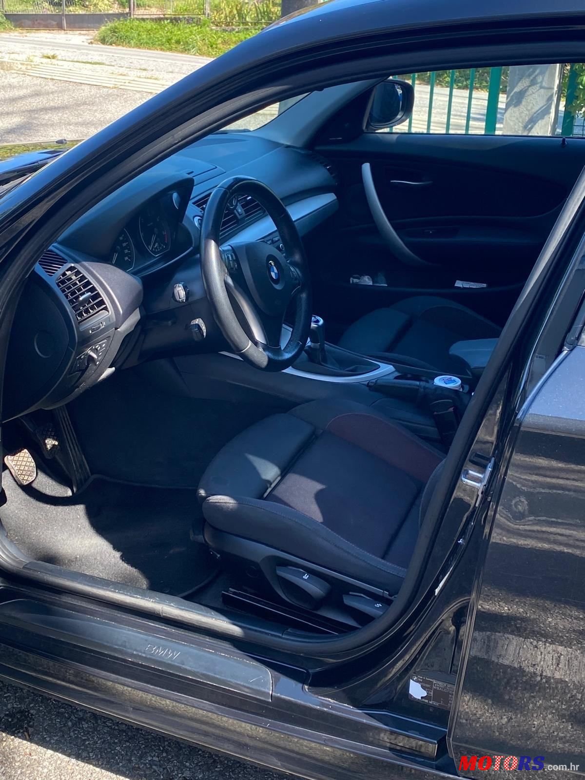 2010' BMW Serija 1 118D photo #5