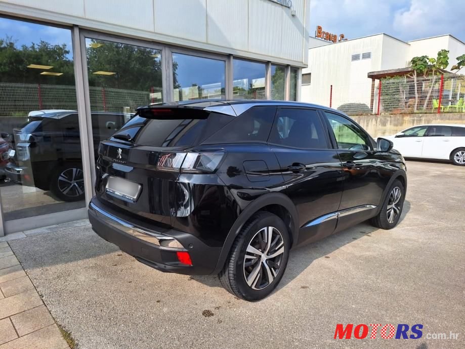 2020' Peugeot 3008 1,5 Bluehdi photo #3