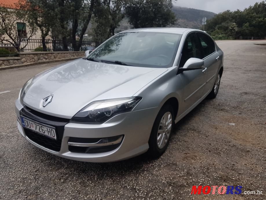 2014' Renault Laguna photo #3